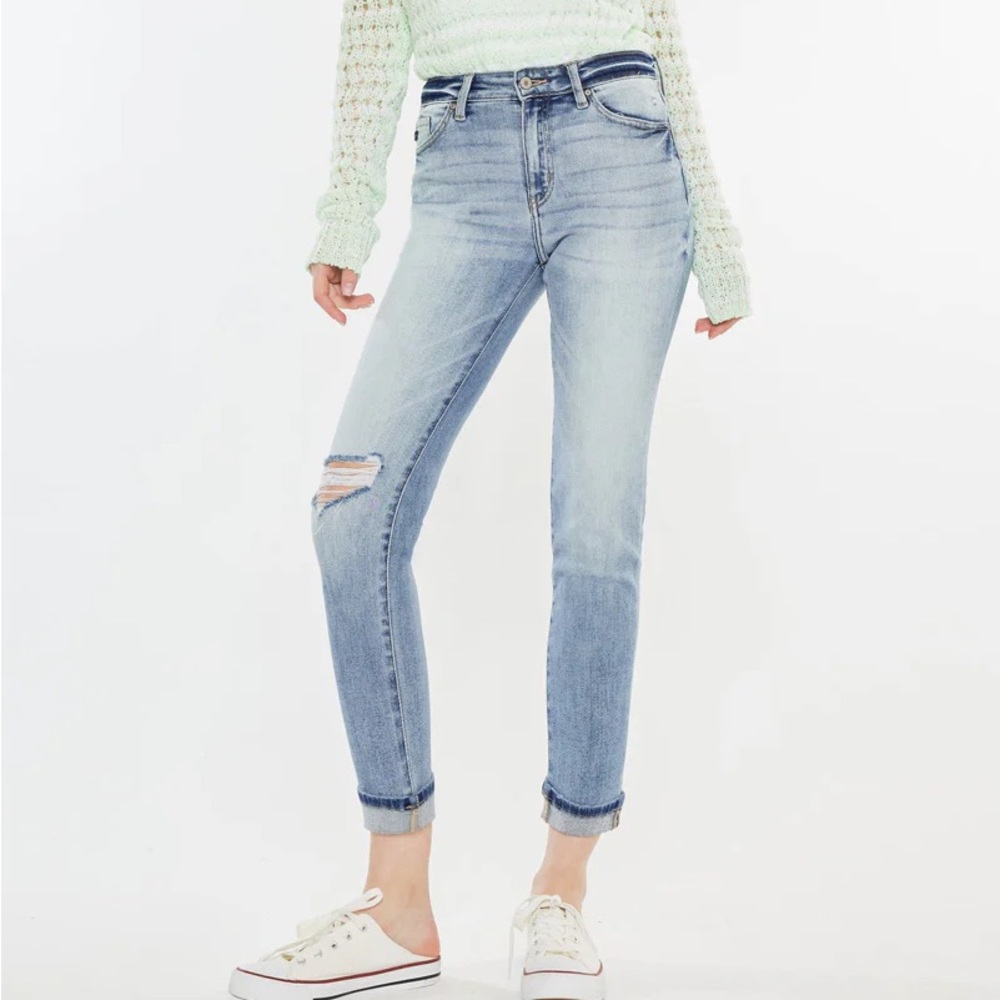 KanCan Remio High Rise Mom Jean Distressed Knee 31